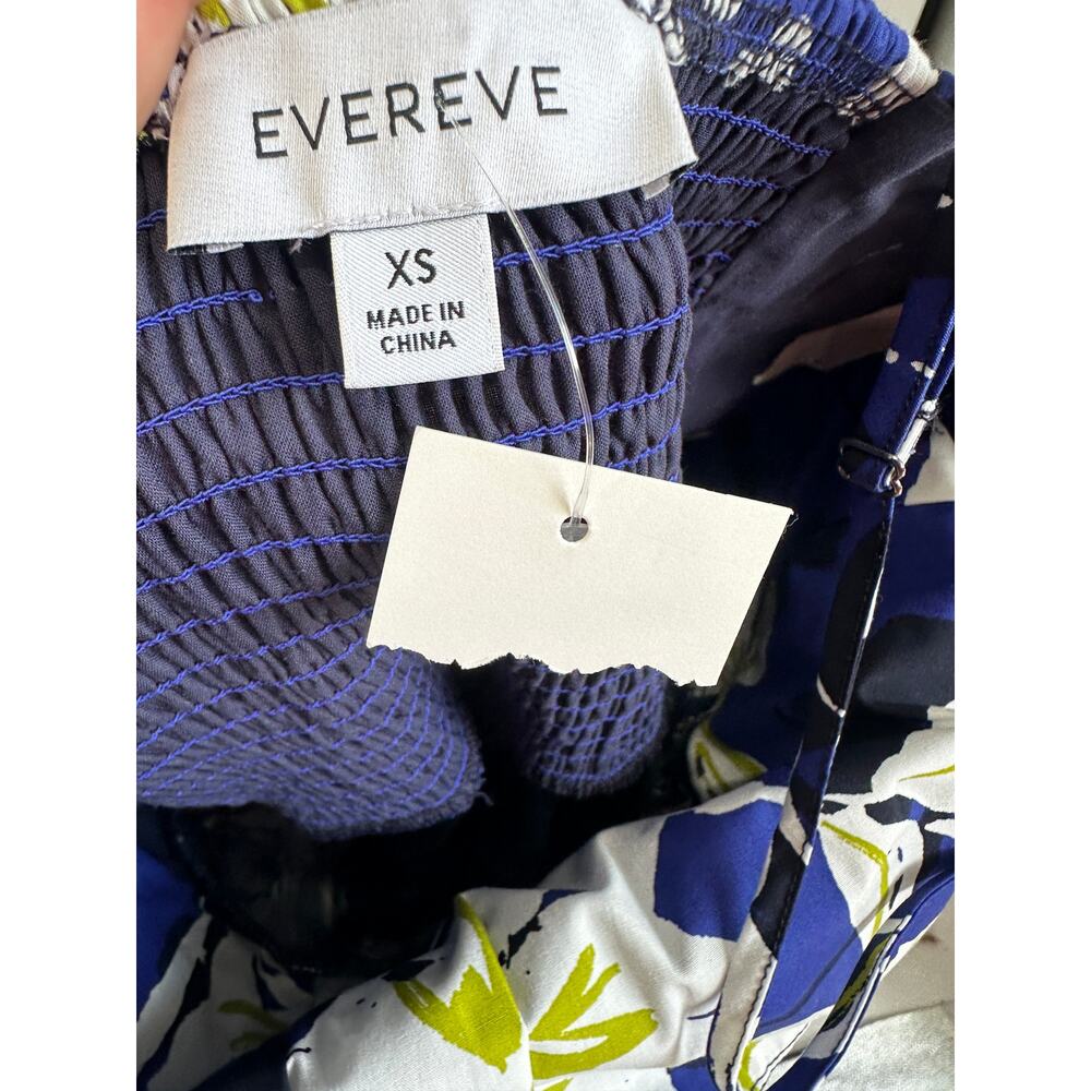 EVEREVE NWT Emmie Ruched Blue White Bold Floral Dress // XS - Picture 10 of 12